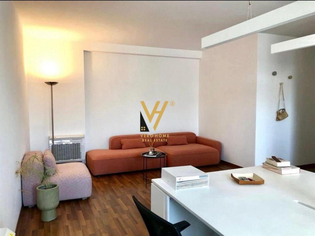 JEPET ZYRE 57 M2 ME QERA TE ATSH, RRUGA E ELBASANIT 1.000 EURO 2