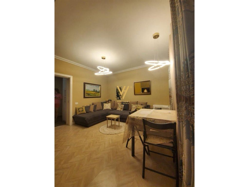 JEPET APARTAMENT 2+1+BLK ME QERA TEK RRUGA E DIBRES 800 EURO