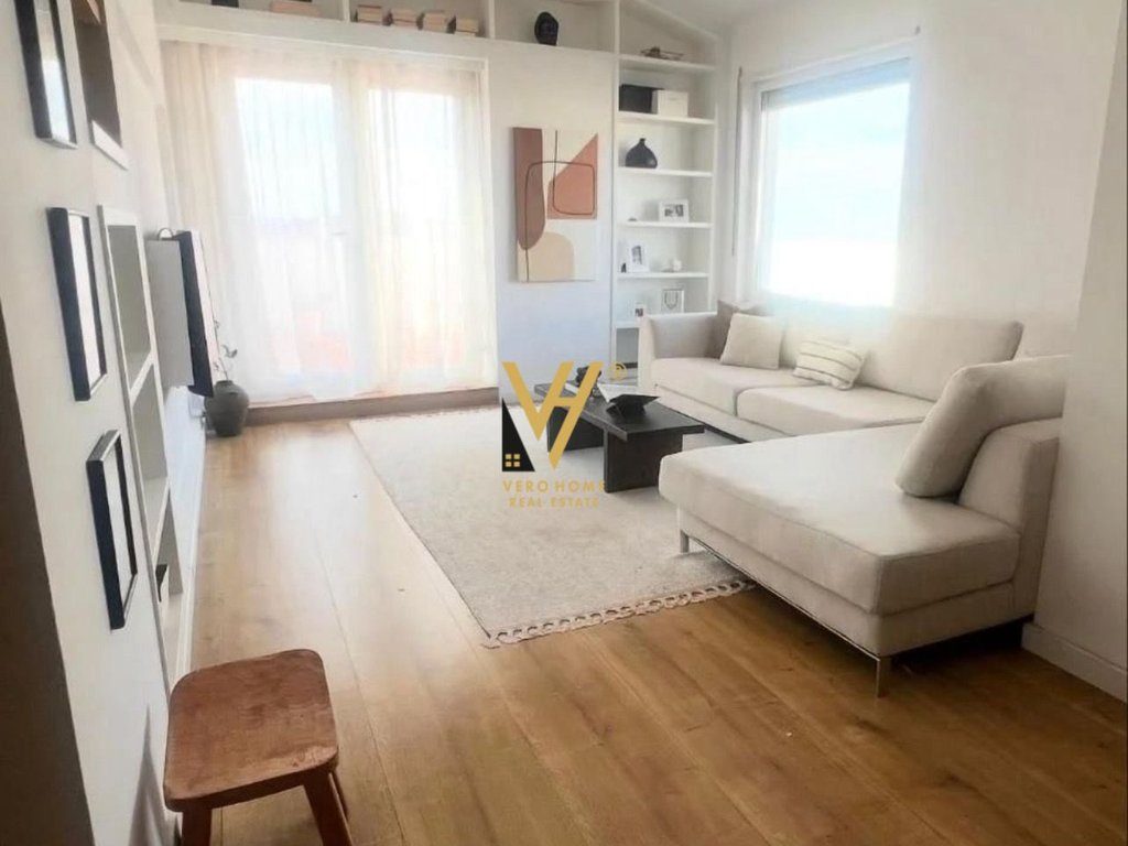 JEPET PENTHOUSE 2+1+2+BLK ME QIRA TEK KODRA E DIELLIT 120.000 LEKE