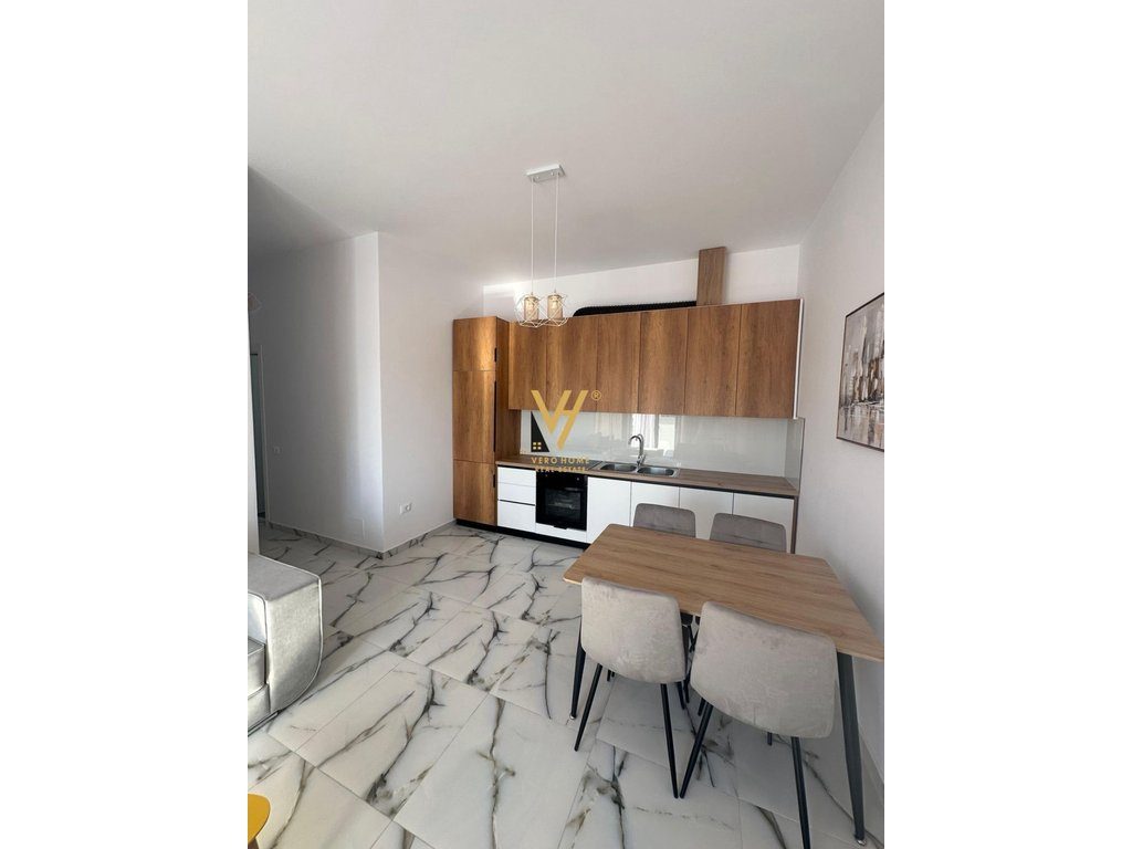 JEPET APARTAMENT 2+1 ME QERA BLV. GJERGJ FISHTA 65.000 LEKE 3