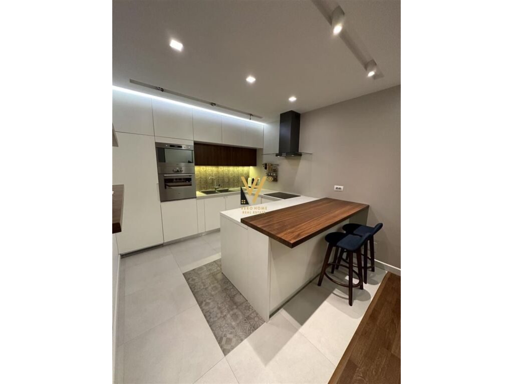 Jepet Apartament 2+1+2 me qera te Kopshti Botanik 125 m2 4