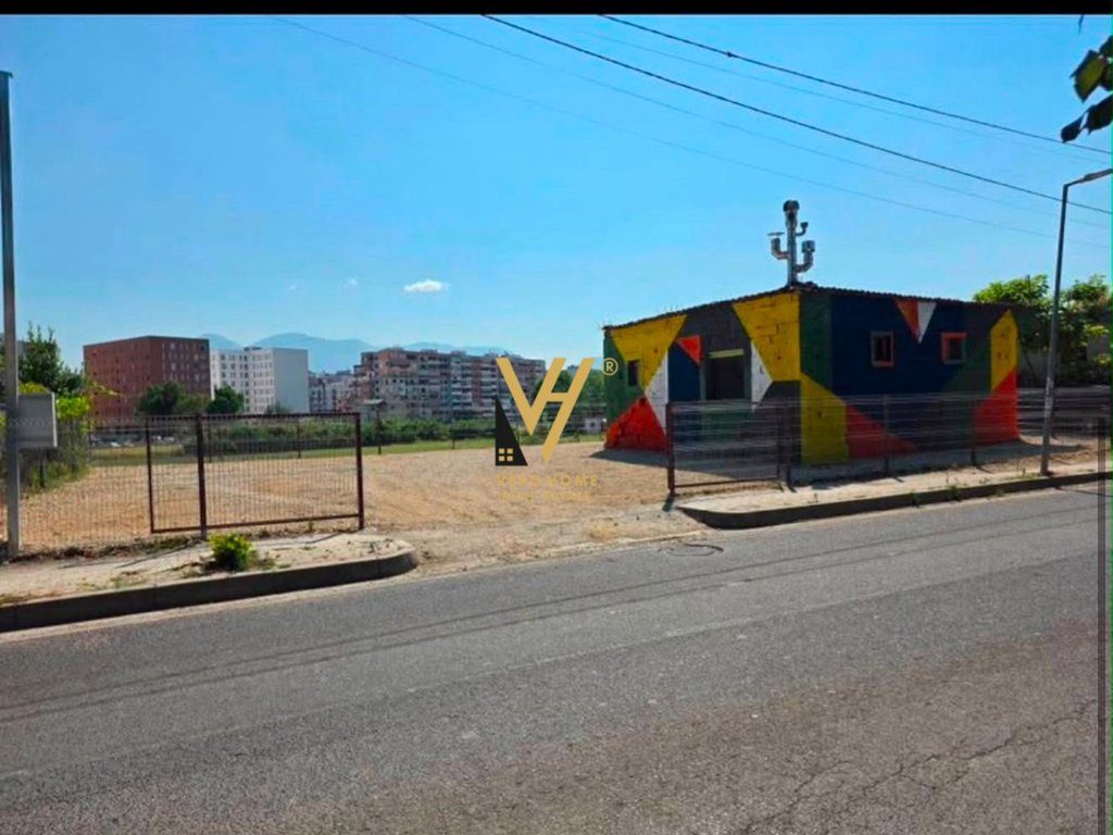 SHITET TRUALL DHE NDERTESE 382 M2 NE YZBERISHT 220.000 EURO 3