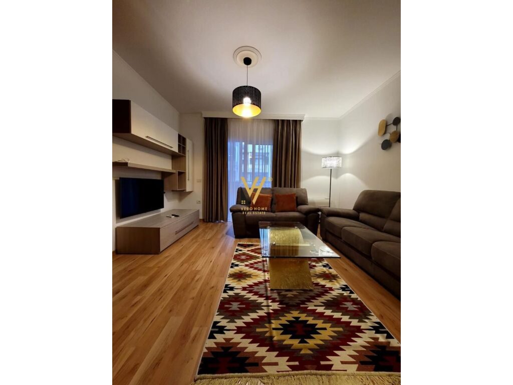 Jepet Apartament 2+1+2+ballkon me qera te Rruga Nikolla Tupe , Blloku 108 m2 2