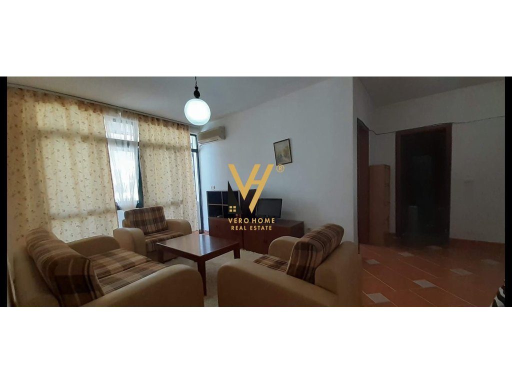 JEPET APARTAMENT 1+1 ME QIRA TE ISH EKSPOZITA 600 EURO 2