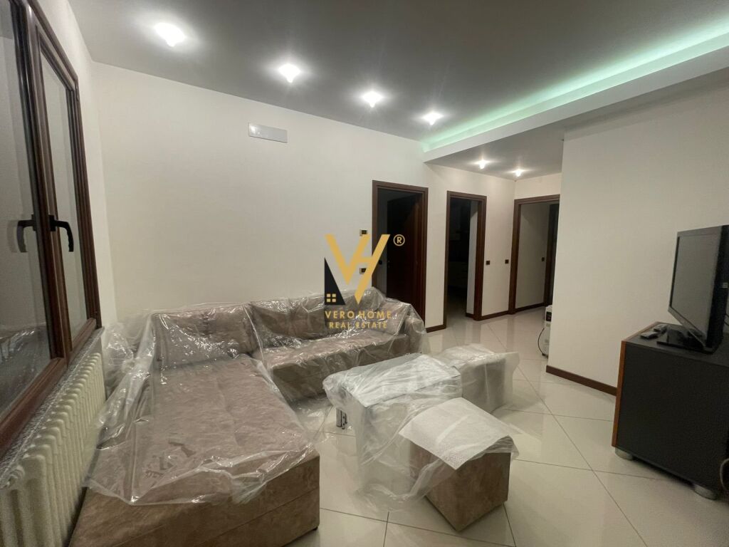 Jepet Apartament 1+1+ballkon me qera ne Kinostudio 75 m2 3