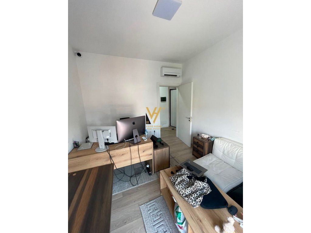 JEPET AMBIENT BIZNESI 105 M2 ME QIRA TE RRUGA E KAVAJES 140.000 LEKE 4