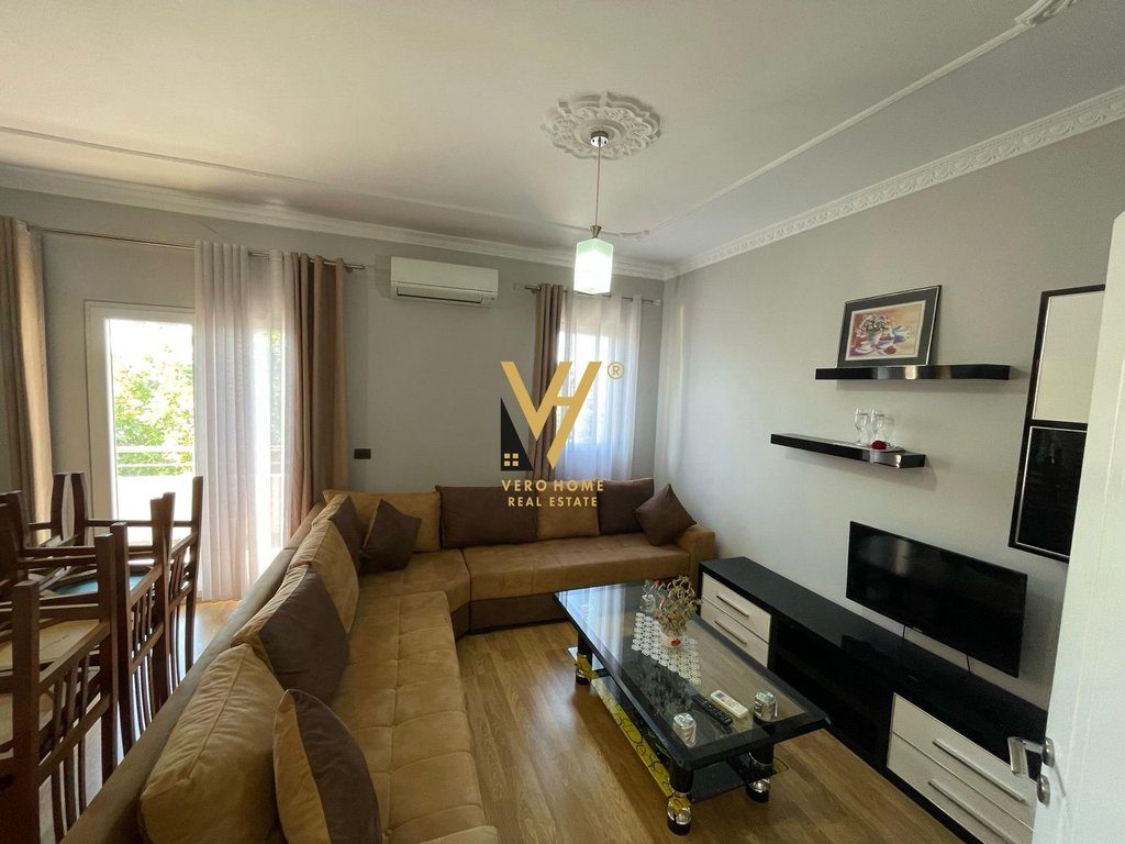 JEPET APARTAMENT 2+1+2BLK ME QERA NE KAMEZ 450 EURO