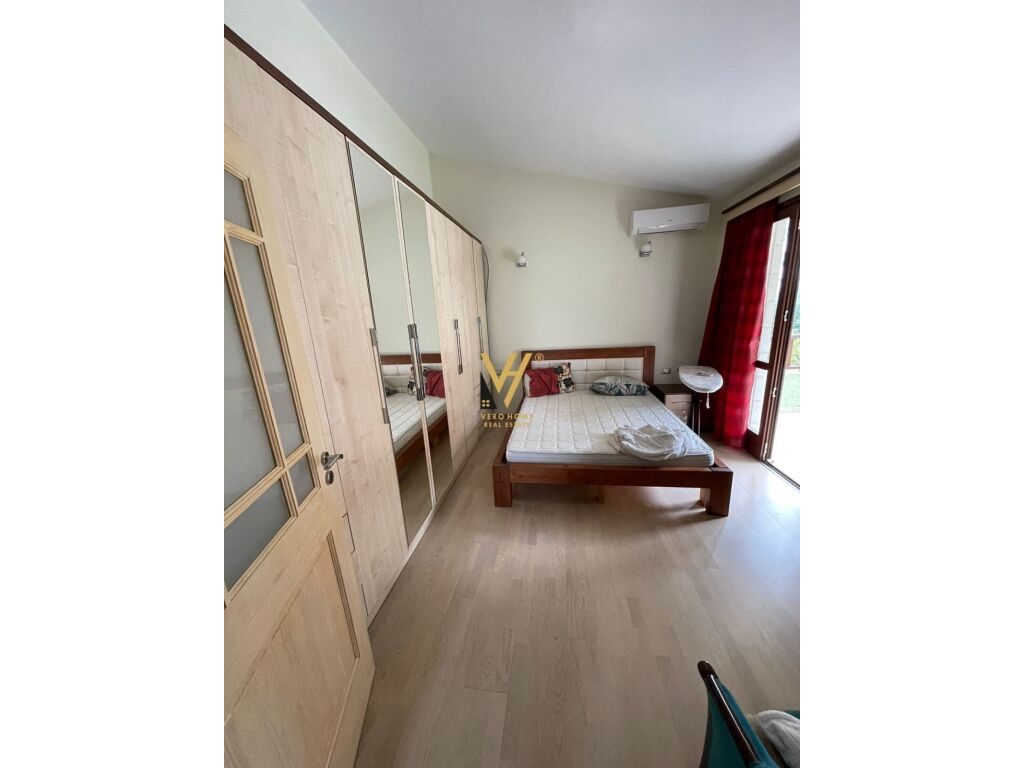 Shitet apartament 2+1+2+post parkimi te Xhamia, Kopshti Botanik 203 m2 3