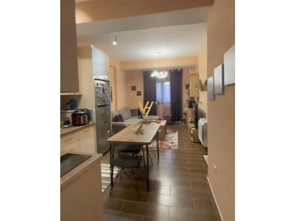 Shitet Apartament 2+1+2+ballkon te Kodra e Diellit 1 , 80 m2 3