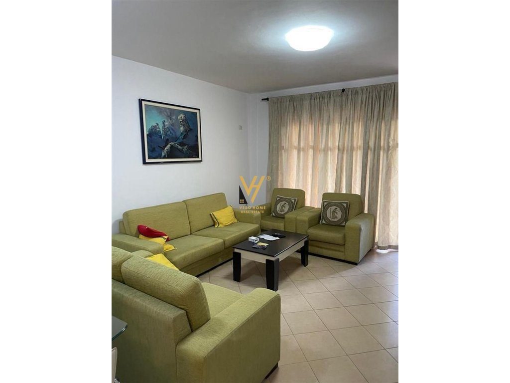 JEPET APARTAMENT 2+1 ME QERA TEK SHKOLLA E KUQE 600 EURO