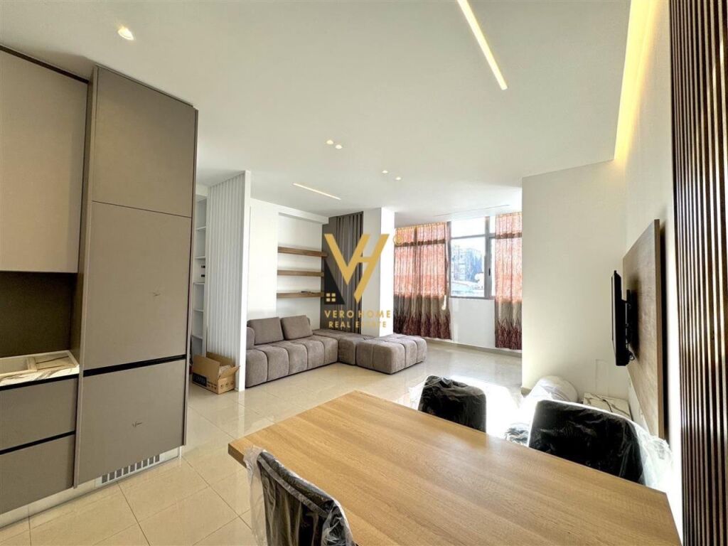 Jepet Apartament 2+1+ballkon me qera te Rruga Ferit Xhajko 115 m2 3