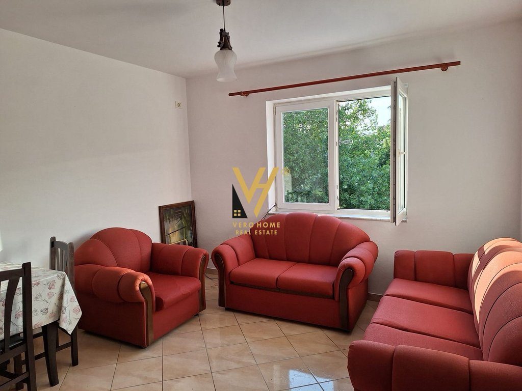 JEPET APARTAMENT 2+1+BLK ME QERA TE BRRYLI 50.000 LEKE