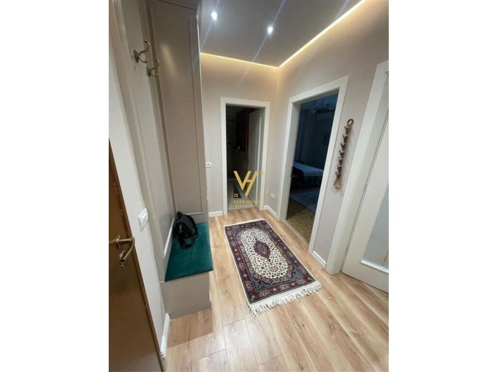Jepet Apartament 1+1+ballkon me qera te Shkolla e Baletit 70 m2 3