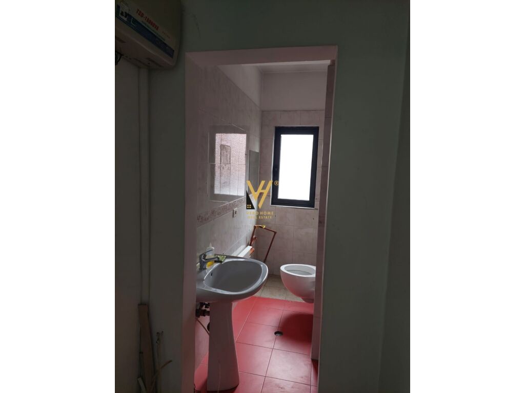 Jepet Ambient Biznesi me qera te Bulevardi i Ri 140 m2 2