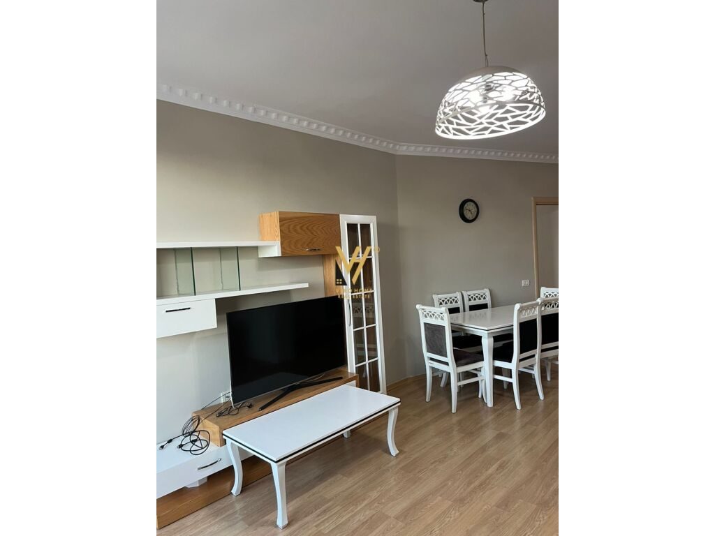 Shitet Apartament 2+1+2+ballkon te Unaza e Re 120 m2 2