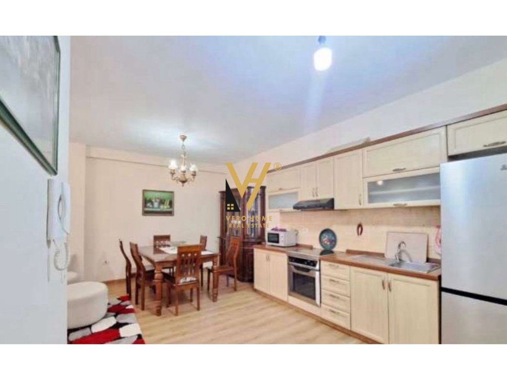 JEPET APARTAMENT 2+1+2 ME QERA TE RRUGA E KAVAJES 700 EURO 2