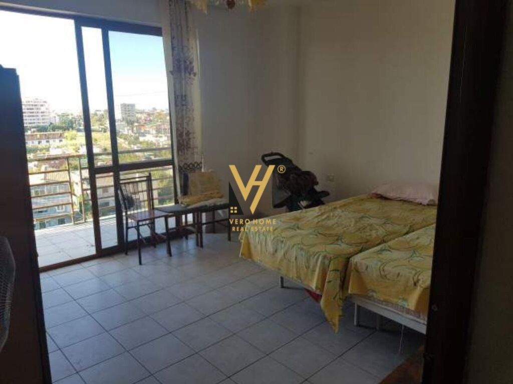 Shitet apartament 1+1 te Plazhi Durres 80 m2 3