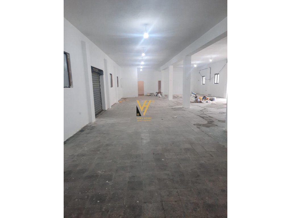 JEPET MAGAZINE 306 M2 ME QERA TE KAFJA E RREMES 150.000 LEKE 2