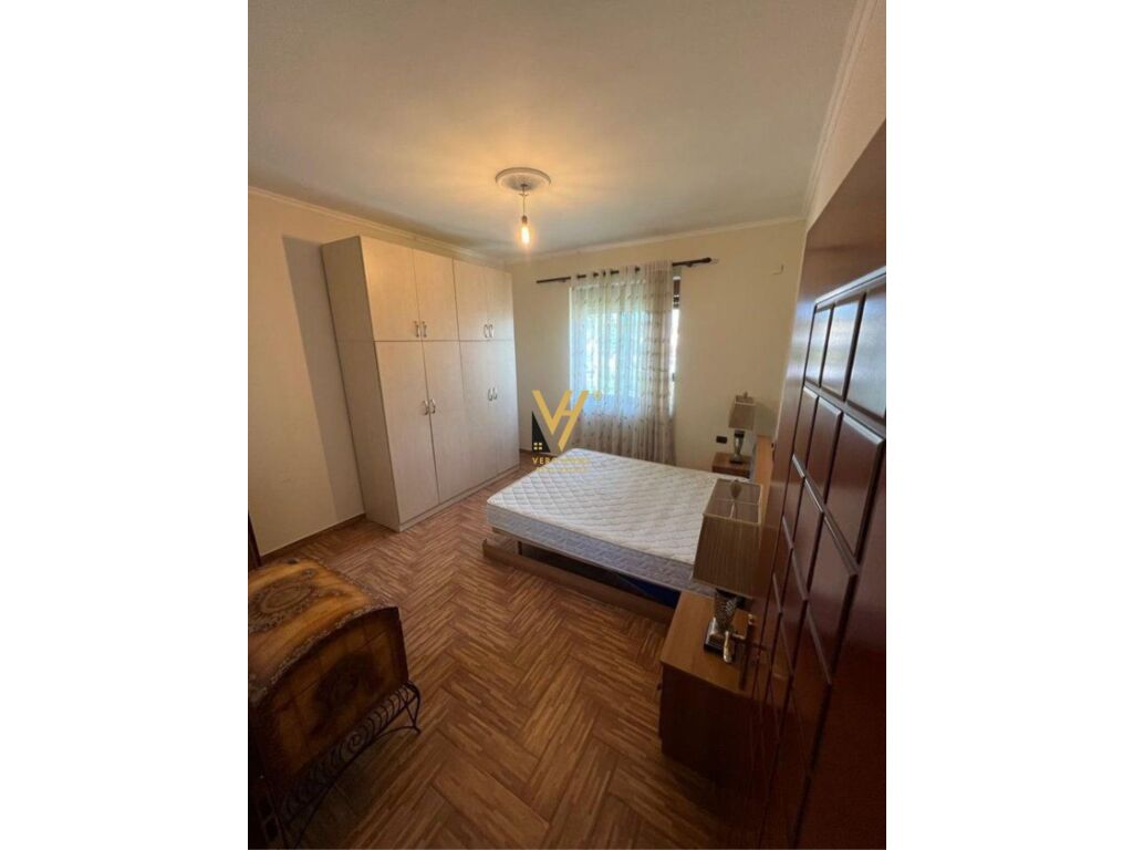 Jepet Apartament 3+1+2+ballkon me qera ne Misto Mame , Yzberisht 180 m2 3