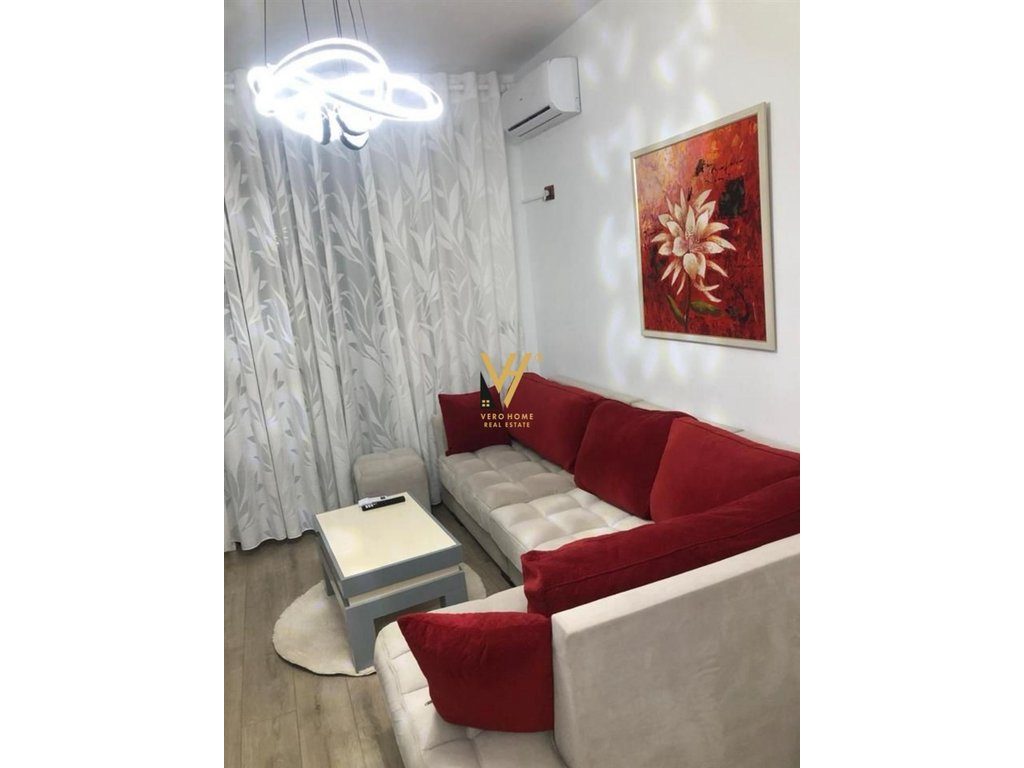 JEPET APARTAMENT 1+1+BLK ME QERA TE ISH EKSPOZITA 70.000 LEKE