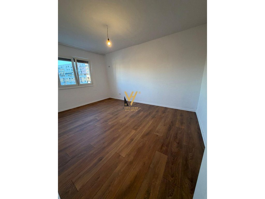 SHITET APARTAMENT 1+1+BLK TE RR.KONGRESI I MANASTIRIT 95.000 EURO