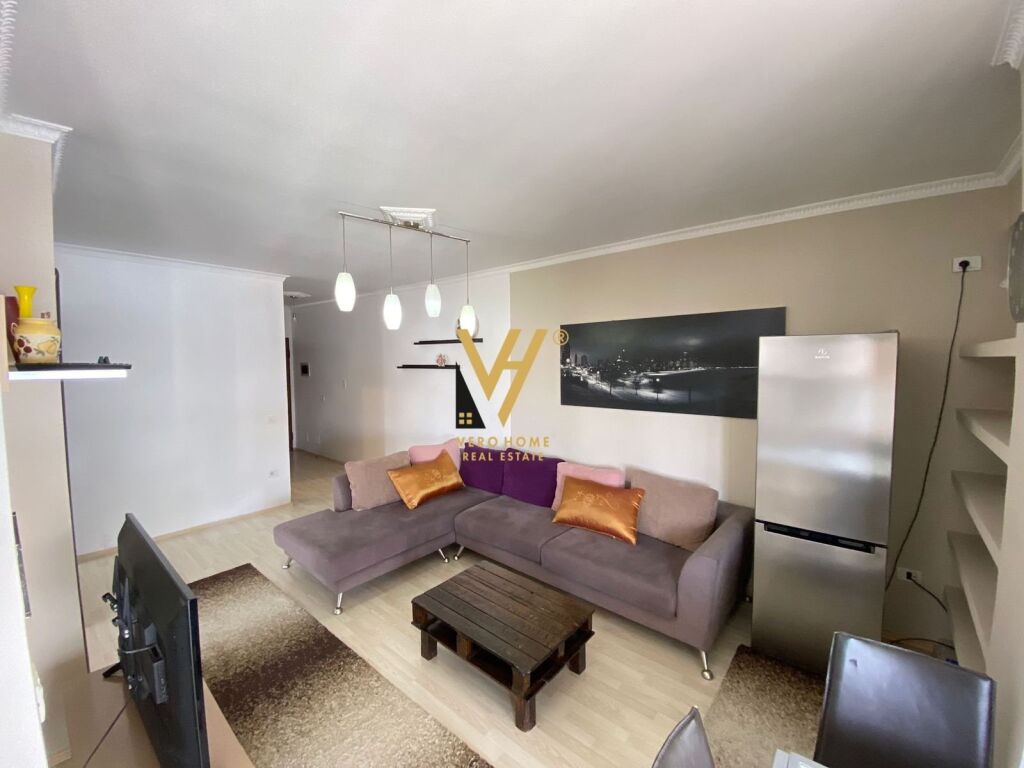 Jepet Apartament 2+1+ballkon me qera te Kompleksi Delijorgji 85 m2