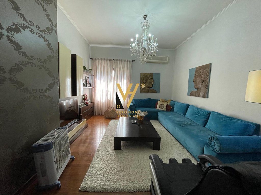 JEPET APARTAMENT 2+1 ME QERA NE QENDER 1.500 EURO