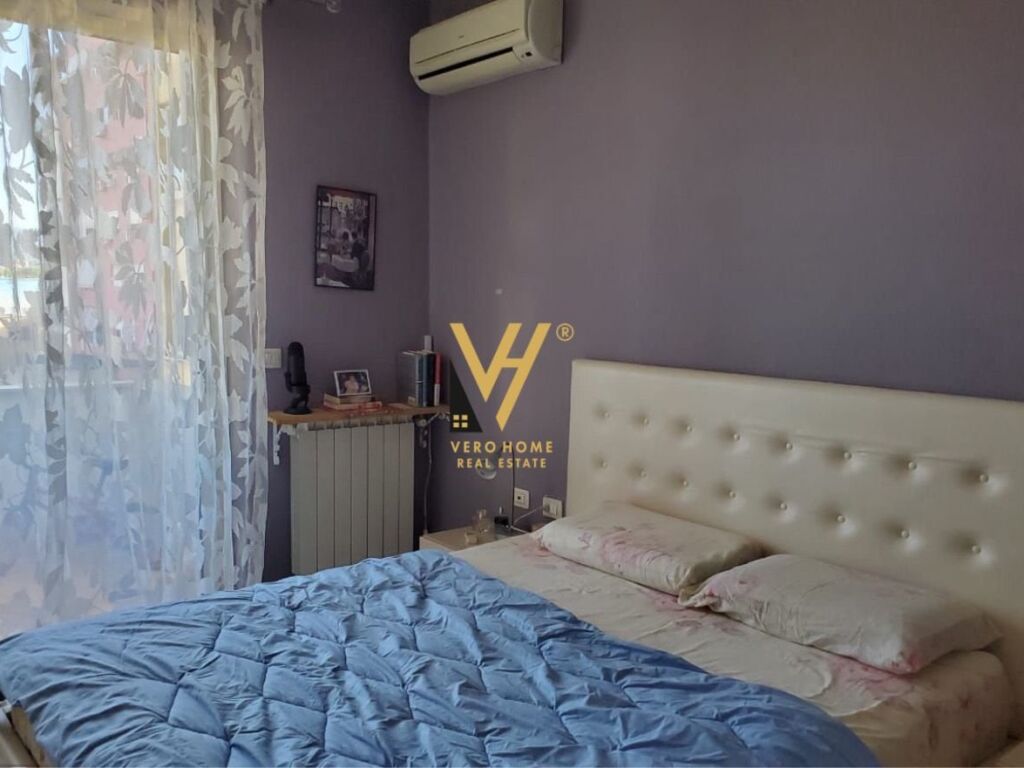 Jepet Apartament 2+1+2+ballkon me qera te Rruga Margarita Tutulani 110 m2 4