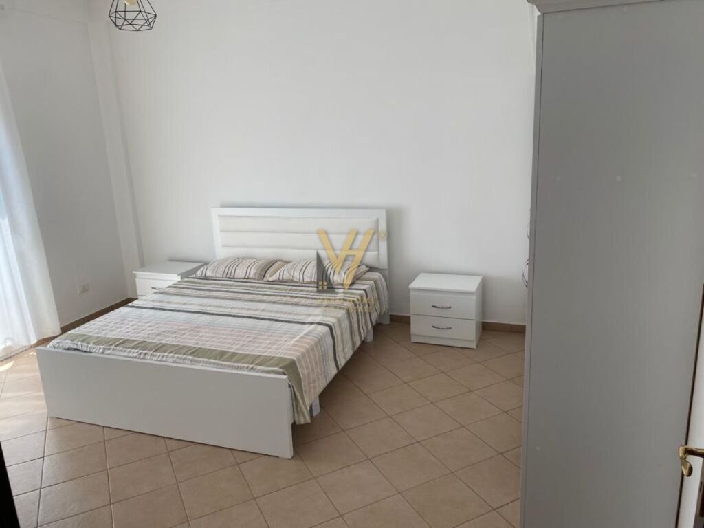 Jepet Apartament 3+1 me qera te Qyteti i Studentit 144 m2