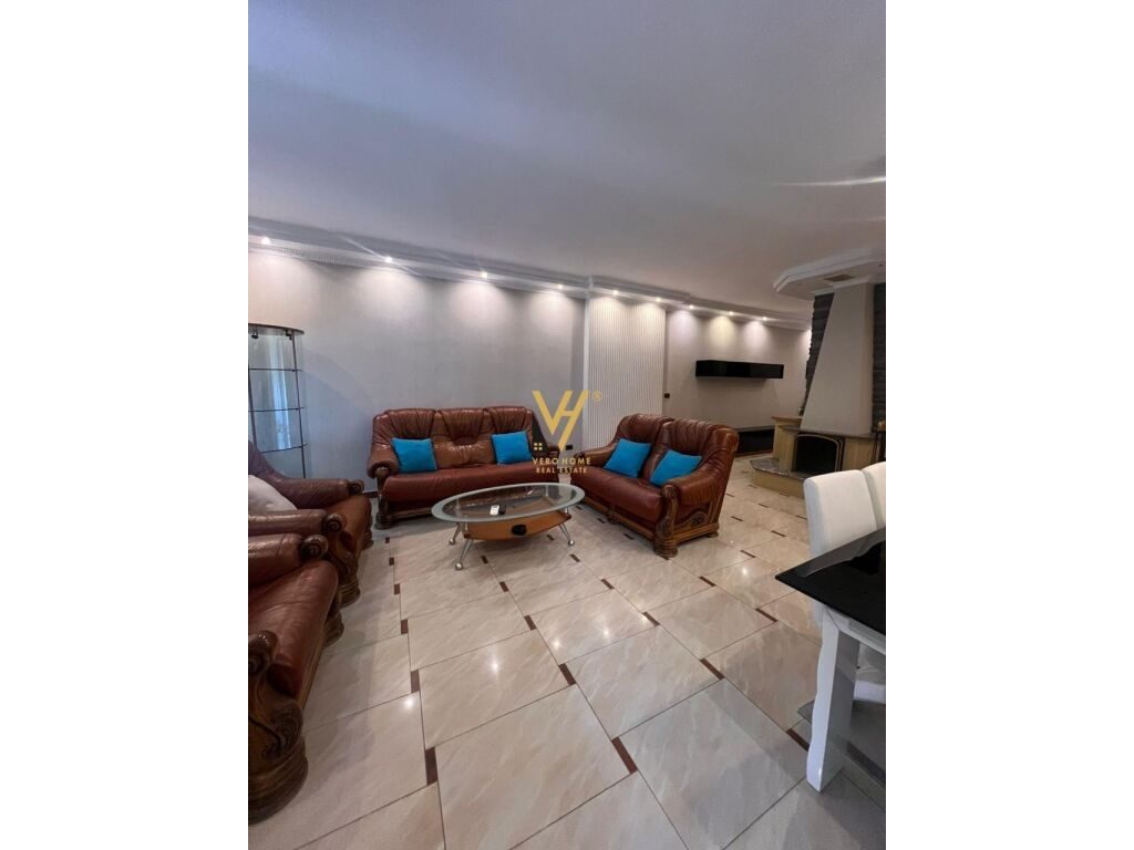 Jepet Apartament 2+1+2+ballkon me qera te Ish Ekspozita Sot 122 m2