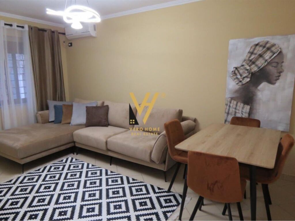 Jepet Apartament 2+1+2 me qera te Xhamlliku 80 m2