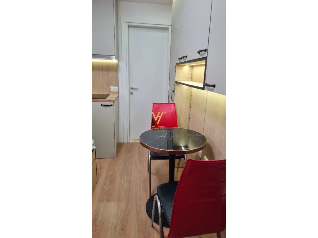 JEPET GARSONIERE 17 M2 ME QERA NE SELITE 25.000 LEKE 4