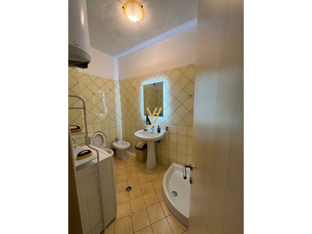 JEPET APARTAMENT 1+1+BLK ME QERA TE ALI DEMI 550 EURO 4