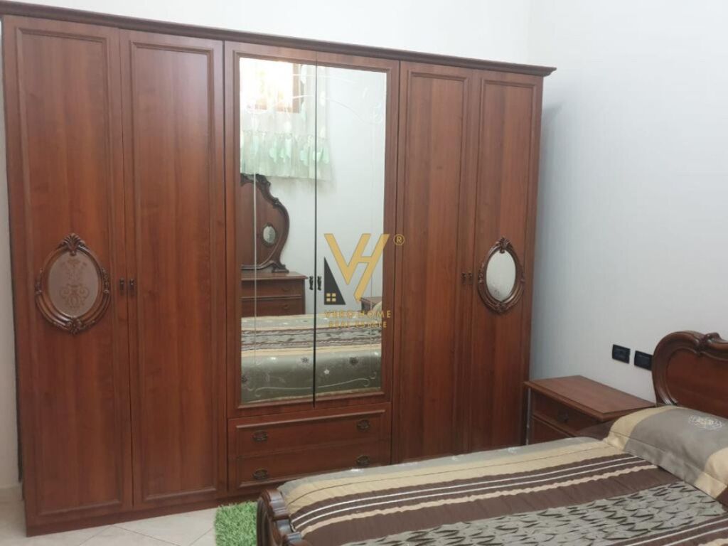 Jepet Apartament 2+1 me qera te Rruga e Durrsit 90 m2
