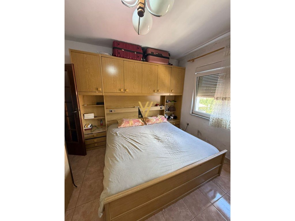 JEPET APARTAMENT 2+1+BLK ME QERA TE RRUGA FORTUZI 70.000 LEKE 4