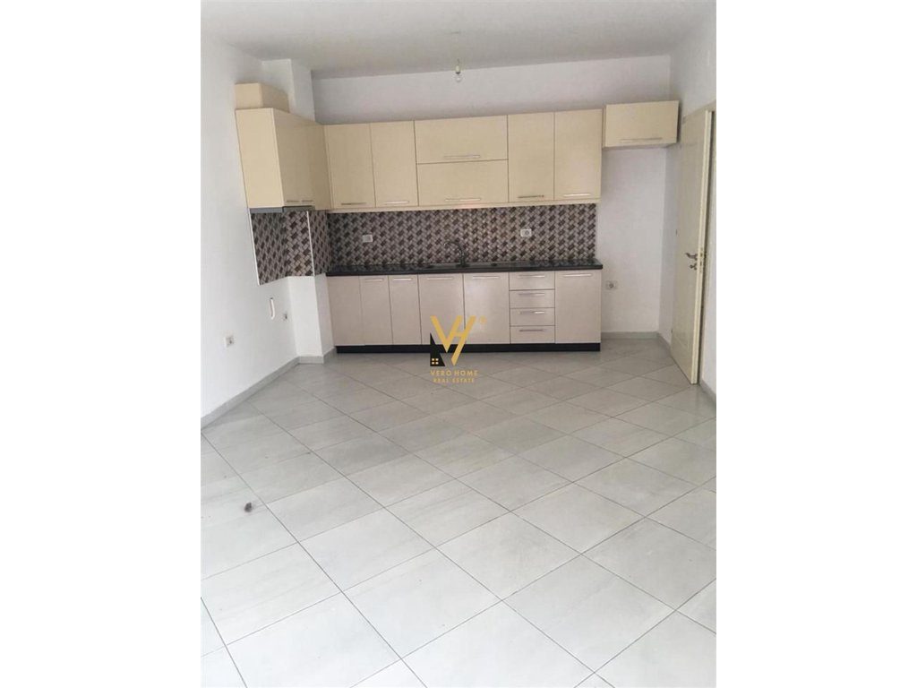 JEPET ZYRE 90 M2 ME QERA TE DON BOSKO 700 EURO