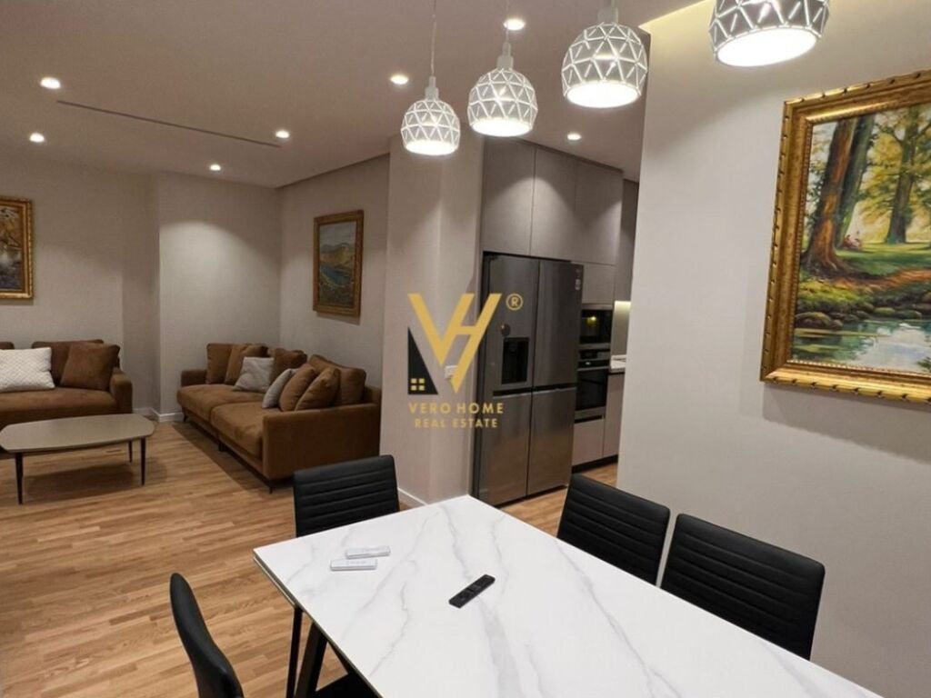 Shitet Apartament 3+1+2+post parkimi te Rruga e Kosovareve 167 m2 2
