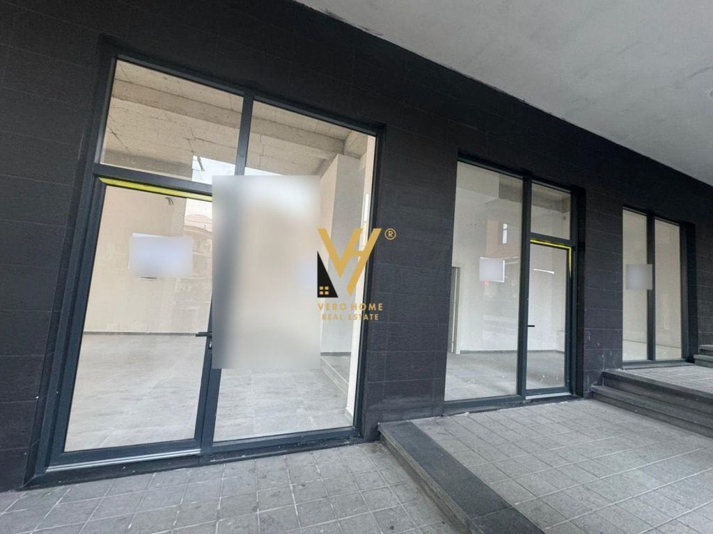 JEPET DYQAN 85 M2 ME QERA TE OXHAKU, KOMPLEKSI ASL 2-850 EURO 1