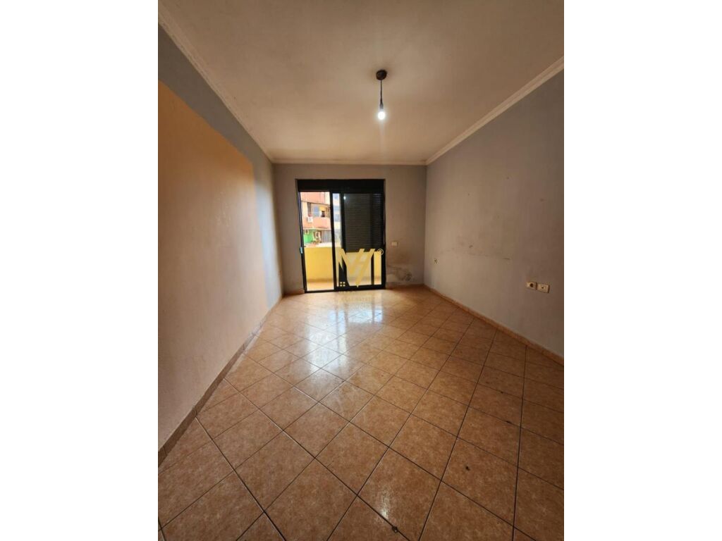 Shitet Apartament 2+1+2 te Rruga e Elbasanit 110 m2 4