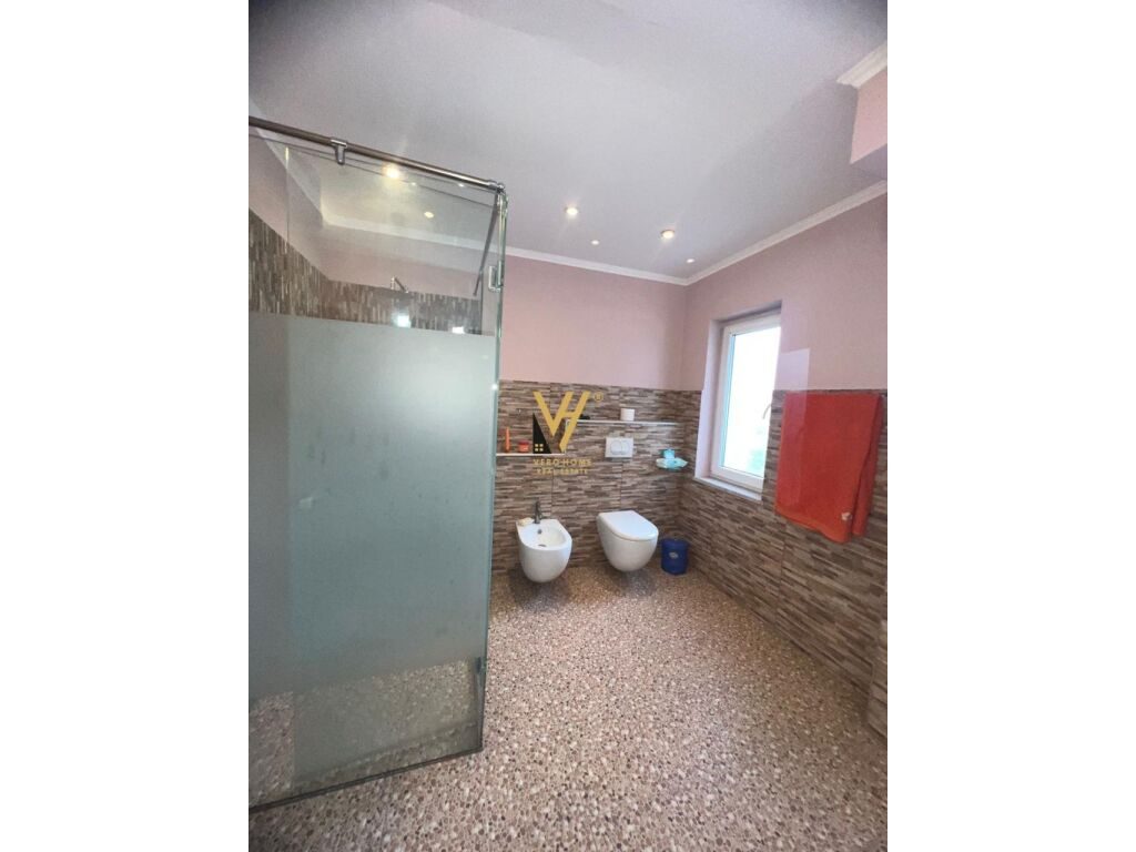 Jepet Apartament 2+1+ballkon me qera te Marteniteti i Ri 100 m2 2