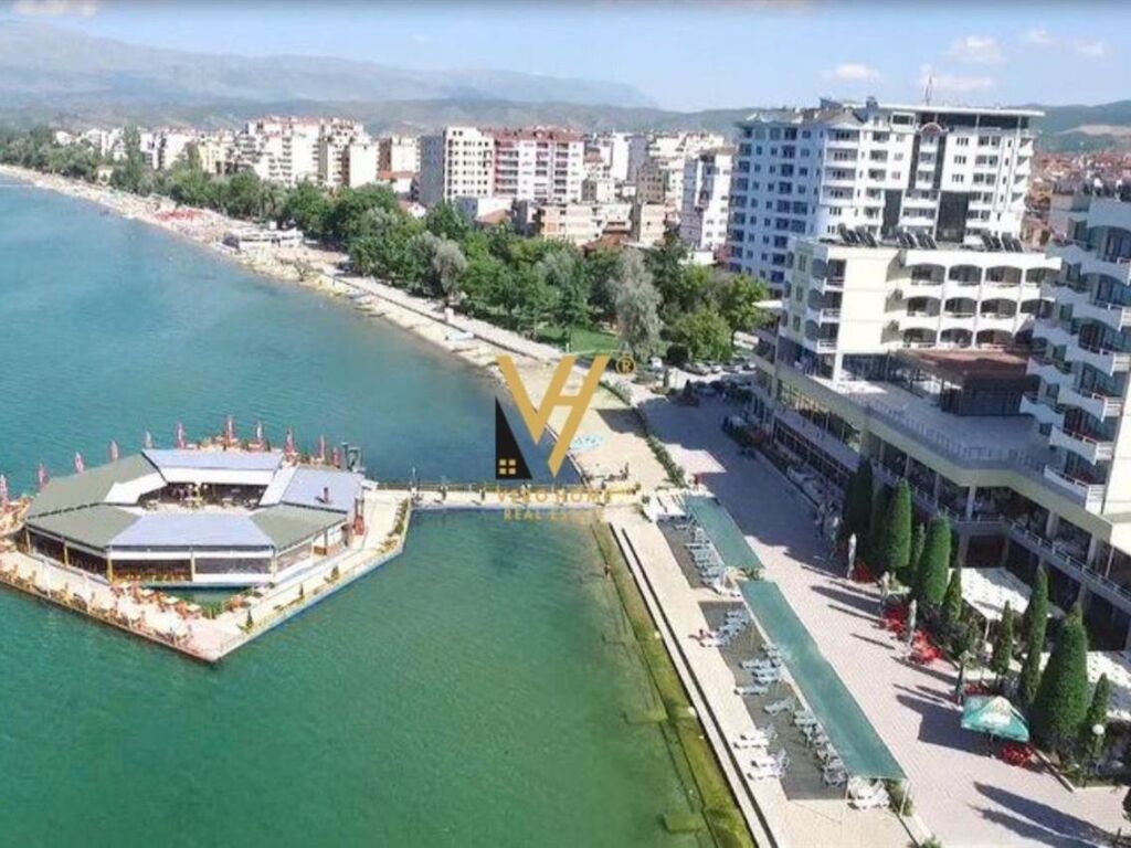 Shitet Apartament 1+1+ballkon ne Pogradec 77 m2