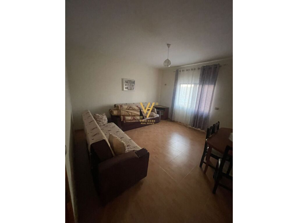 Jepet Apartament 3+1+2+ballkon me qera prane Uet 165 m2 4