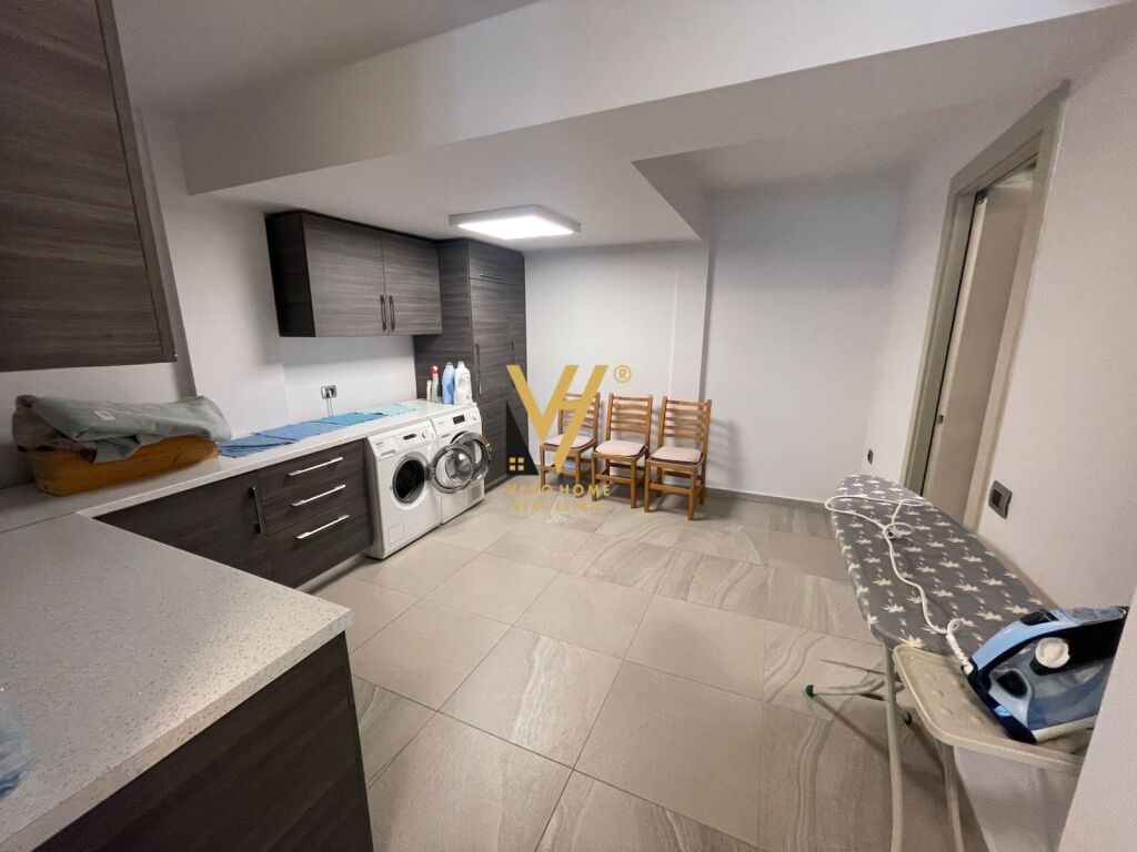 Shitet Vile Tre kateshe te Tegu 630 m2 2