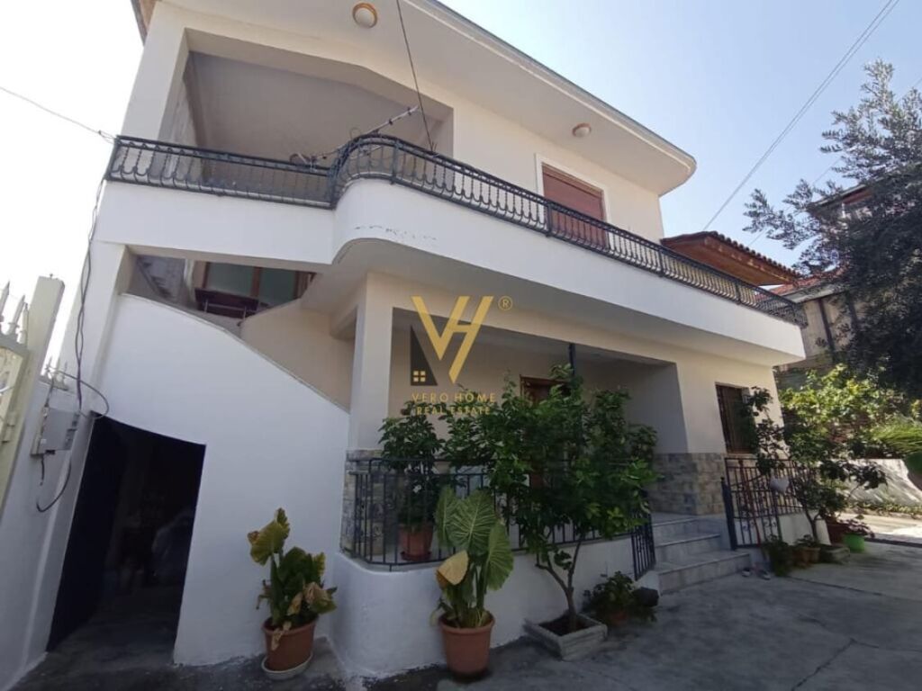 Shitet vile dy katshe ne Laprake 250 m2 2