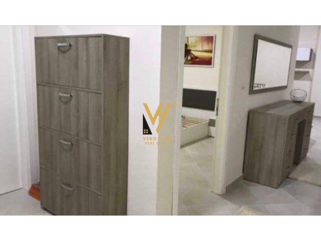 Jepet Apartament 1+1+verande me qera te Fresku 89 m2 3
