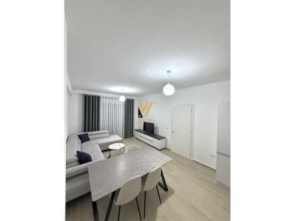 JEPET APARTAMENT 2+1+2+BLK ME QERA TE UNAZA E RE 700 EURO