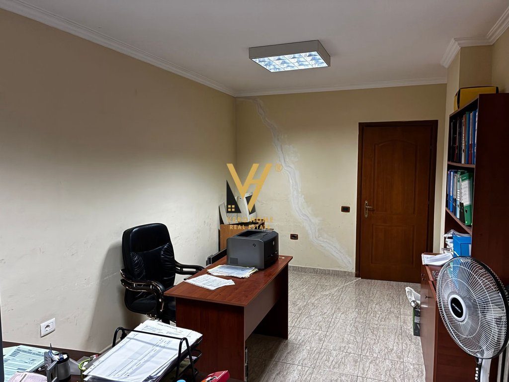 SHITET AMBIENT 18 M2 TE MYSLYM SHYRI 100.000 EURO 2