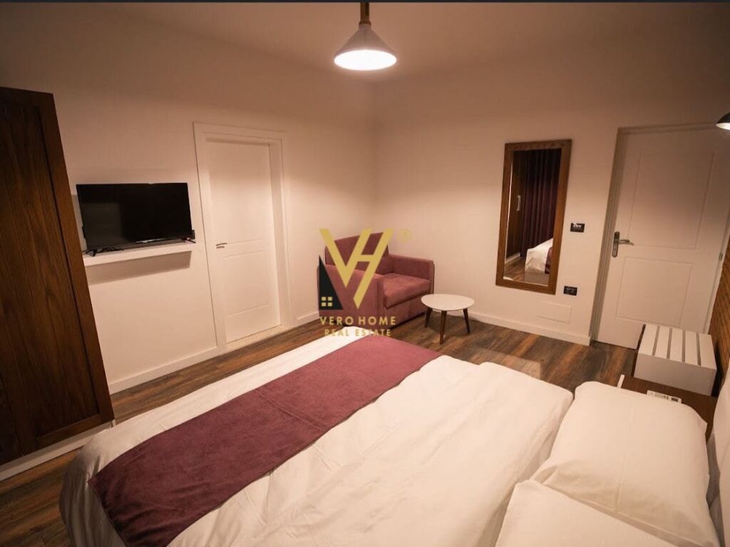 Shitet hotel tre katesh ne Kombinat 1100 m2