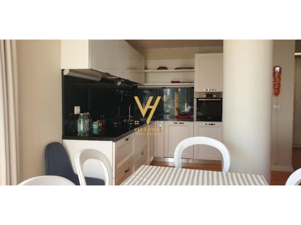 Jepet Apartament 2+1+2+ballkon me qera te Rruga Pjeter Bogdani 123 m2
