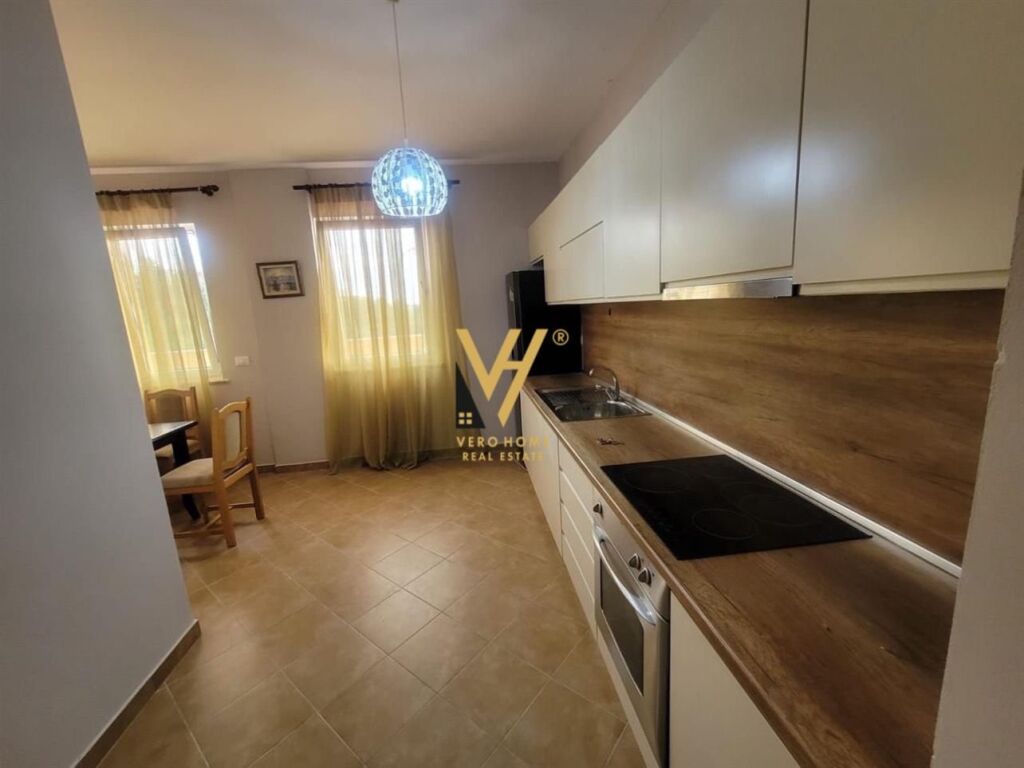 Jepet Apartament 3+1+2+ballkon me qera te Fresku 200 m2 4